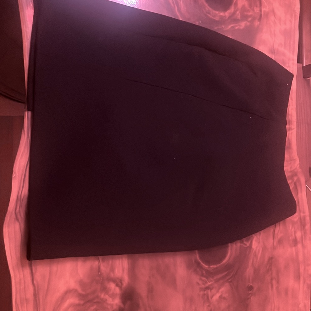 Chic black pencil skirt